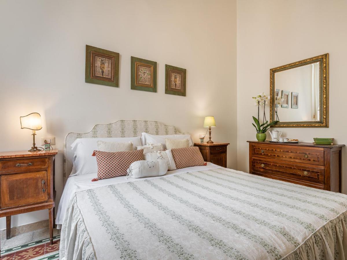 Palazzo Santa Caterina Bed & Breakfast Dorgali Exterior foto