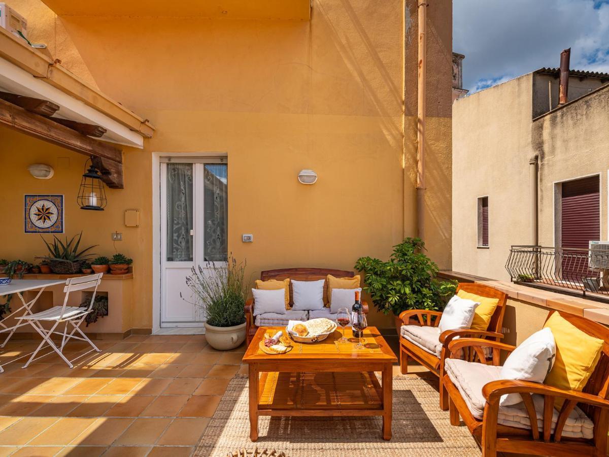 Palazzo Santa Caterina Bed & Breakfast Dorgali Exterior foto