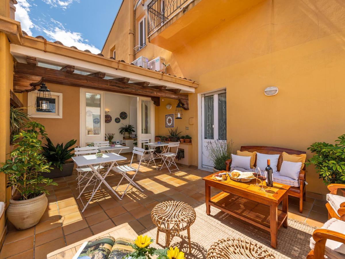 Palazzo Santa Caterina Bed & Breakfast Dorgali Exterior foto